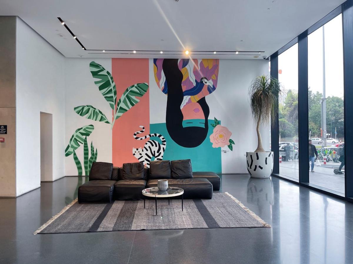 Midtown Luxury *